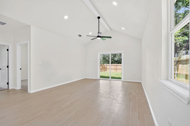 373 5TH Street NW, Paris, TX 75460