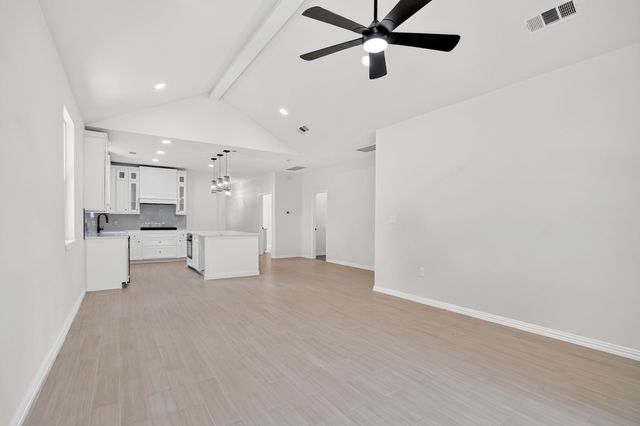 373 5TH Street NW, Paris, TX 75460