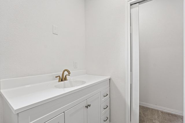 373 5TH Street NW, Paris, TX 75460