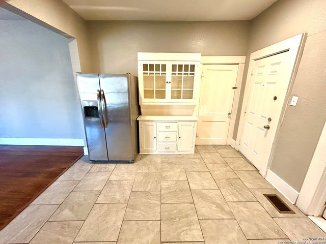 502 E Laurel Apt 1, San Antonio, TX 78212