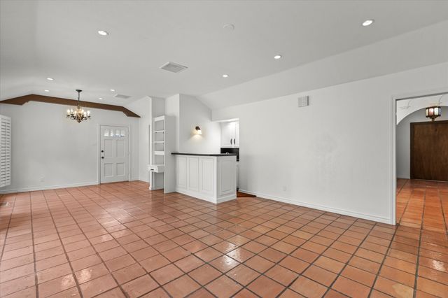 400 Balboa Court, Irving, TX 75062