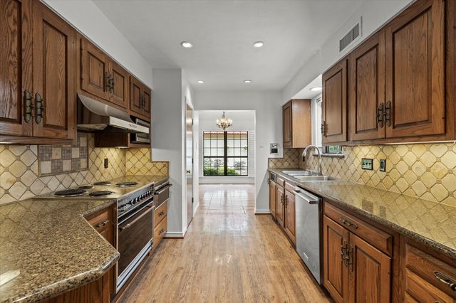 400 Balboa Court, Irving, TX 75062