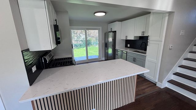 18314 Locust Street, Lansing, IL 60438
