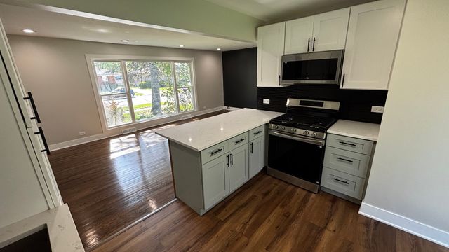 18314 Locust Street, Lansing, IL 60438