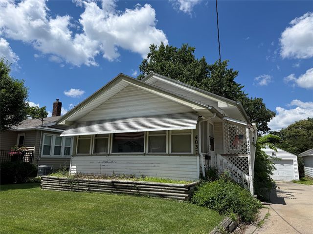 4037 Plainview Drive, Des Moines, IA 50311