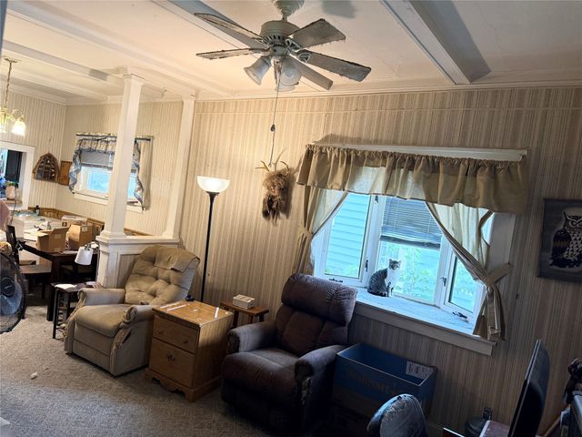 4037 Plainview Drive, Des Moines, IA 50311