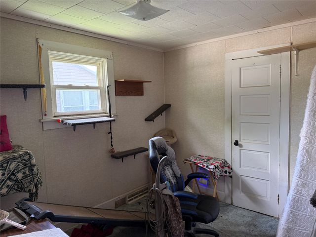 4037 Plainview Drive, Des Moines, IA 50311