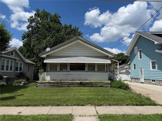 4037 Plainview Drive, Des Moines, IA 50311