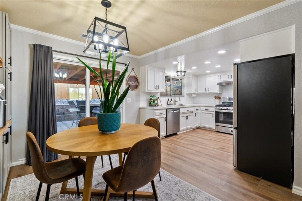 Image 9 of property listing at 1635 Wade, Paso Robles, CA 93446