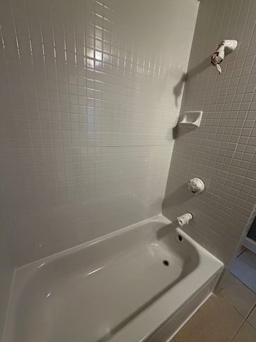 159 Grandview Ave 1, Quincy, MA 02170