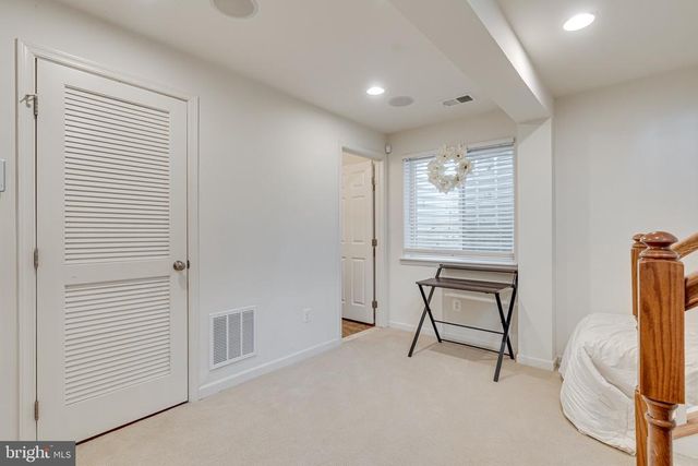 2390 ABINGTON DR, Charlottesville, VA 22911