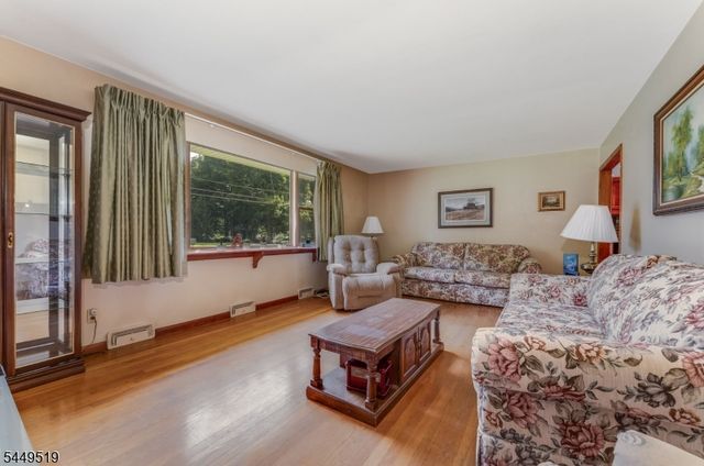 120 Allerton Rd, Clinton Twp., NJ 08801