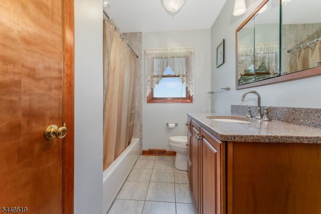 120 Allerton Rd, Clinton Twp., NJ 08801
