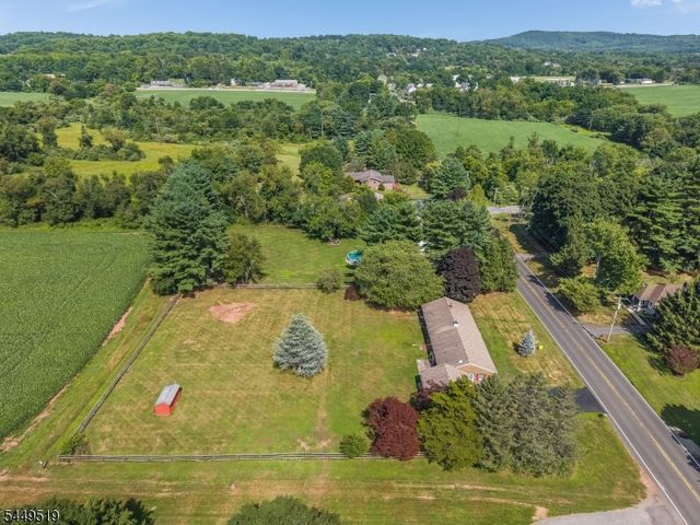 120 Allerton Rd, Clinton Twp., NJ 08801