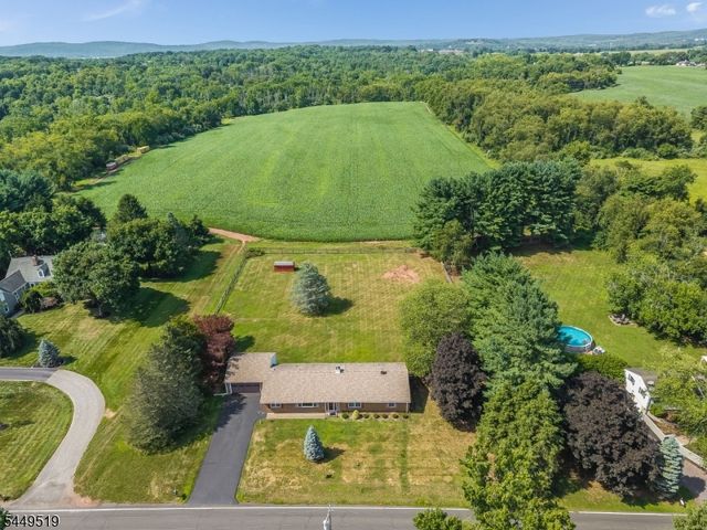 120 Allerton Rd, Clinton Twp., NJ 08801