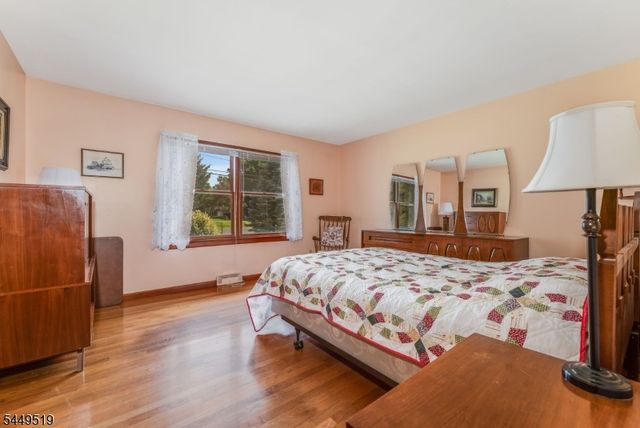 120 Allerton Rd, Clinton Twp., NJ 08801