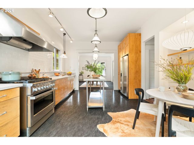 50 Ne FARGO St, Portland, OR 97212