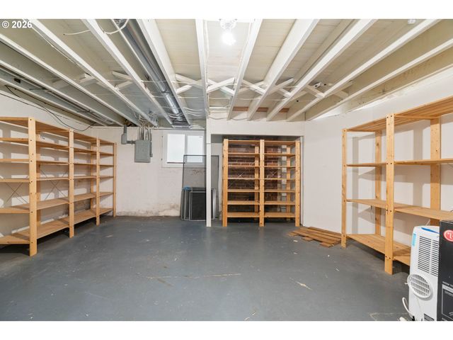 50 Ne FARGO St, Portland, OR 97212