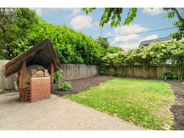 50 Ne FARGO St, Portland, OR 97212