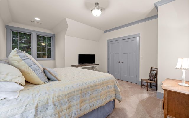 266 Beaten Path Road E, Signal Mountain, TN 37377