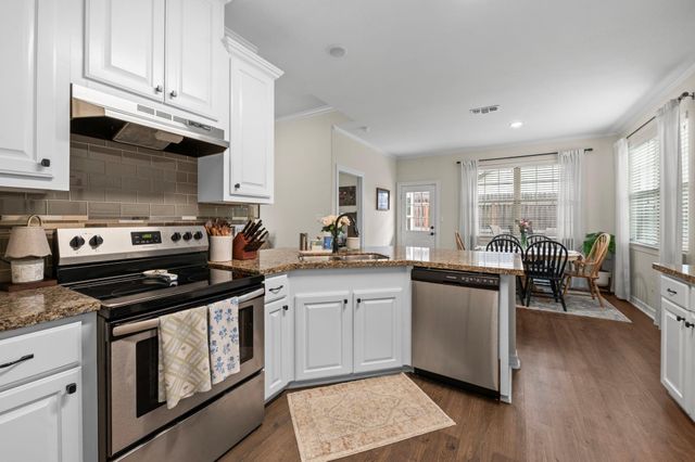 118 N Urbanec Street, East Bernard, TX 77435
