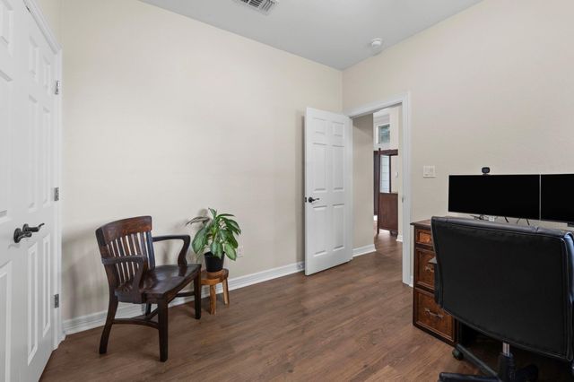 118 N Urbanec Street, East Bernard, TX 77435