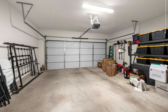 118 N Urbanec Street, East Bernard, TX 77435