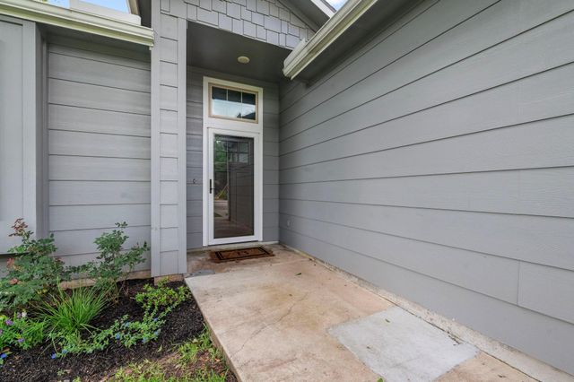 118 N Urbanec Street, East Bernard, TX 77435