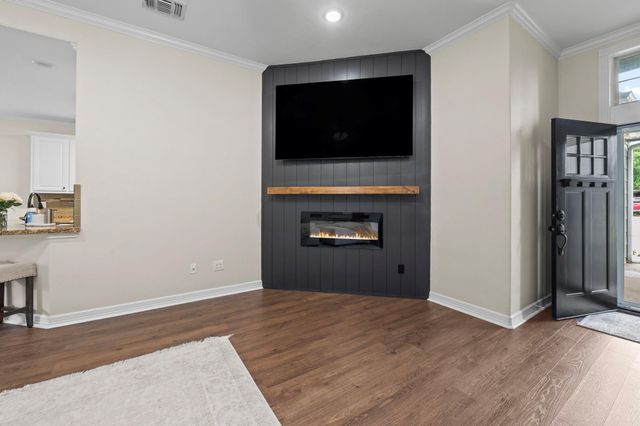 118 N Urbanec Street, East Bernard, TX 77435