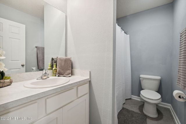 936 CAPITOL Parkway, Jacksonville, FL 32218