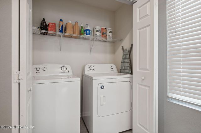 936 CAPITOL Parkway, Jacksonville, FL 32218