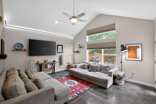 301 W Stassney LN 34, Austin, TX 78745