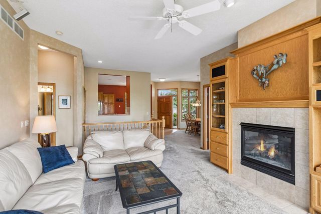 13122 Evermoor Parkway, Apple Valley, MN 55124