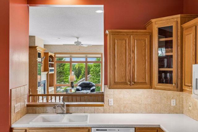 13122 Evermoor Parkway, Apple Valley, MN 55124