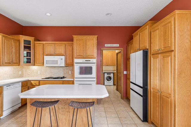 13122 Evermoor Parkway, Apple Valley, MN 55124