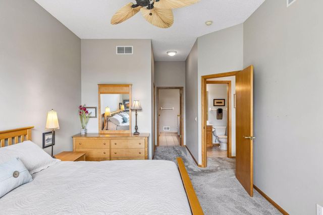 13122 Evermoor Parkway, Apple Valley, MN 55124