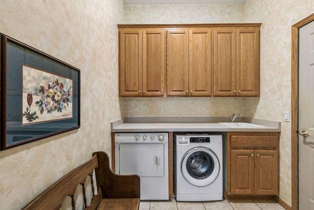 13122 Evermoor Parkway, Apple Valley, MN 55124