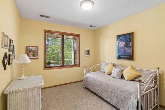 13122 Evermoor Parkway, Apple Valley, MN 55124