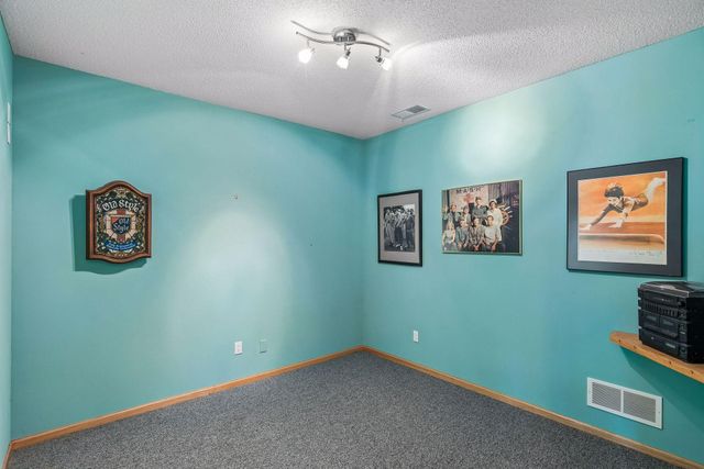 13122 Evermoor Parkway, Apple Valley, MN 55124