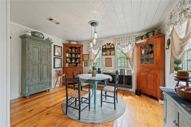 5559 Blue Ridge Drive, College Station, TX 77845