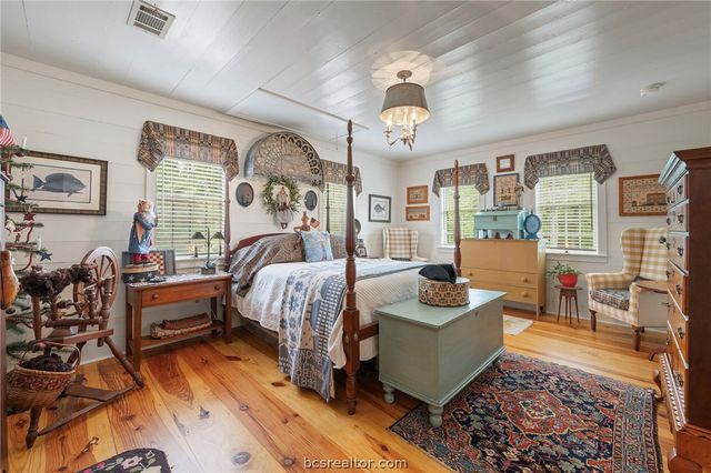 5559 Blue Ridge Drive, College Station, TX 77845