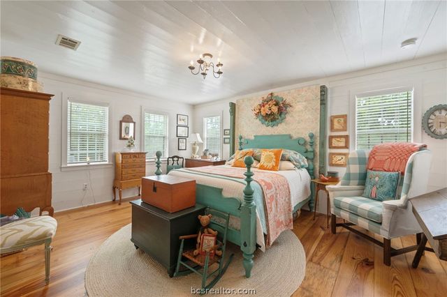 5559 Blue Ridge Drive, College Station, TX 77845