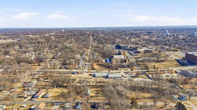 1015 S Scott Avenue, Independence, MO 64054