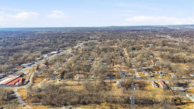 1015 S Scott Avenue, Independence, MO 64054