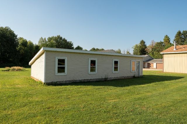 9202 & 9192 MIDDLE Road, Girard, PA 16417