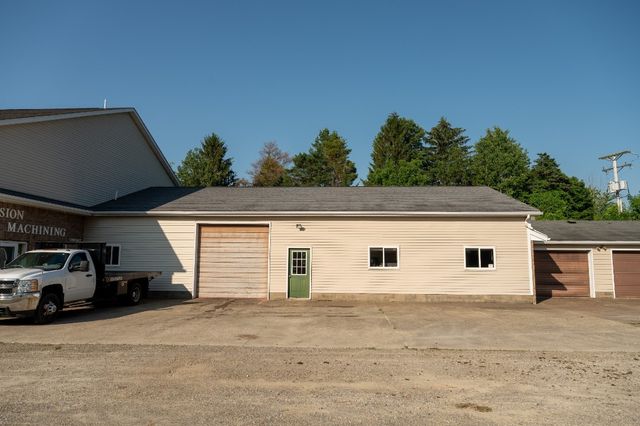 9202 & 9192 MIDDLE Road, Girard, PA 16417