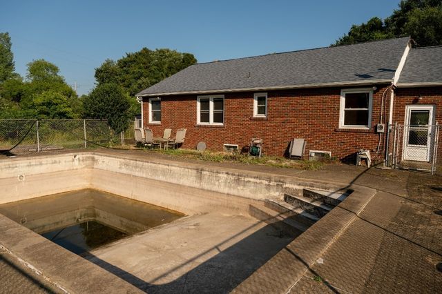 9202 & 9192 MIDDLE Road, Girard, PA 16417