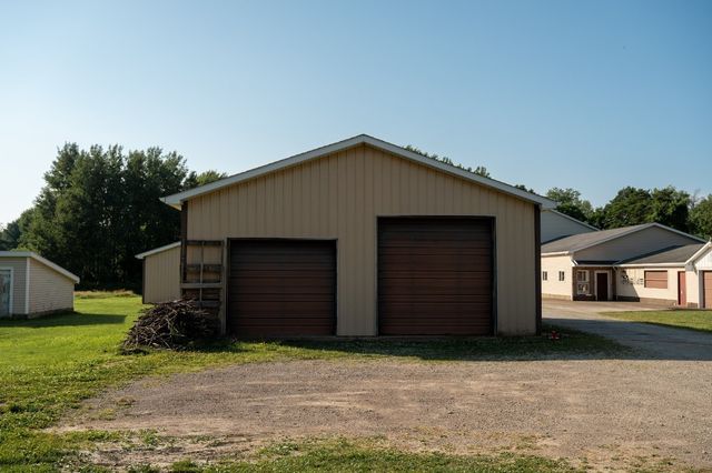 9202 & 9192 MIDDLE Road, Girard, PA 16417