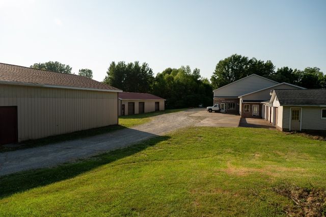 9202 & 9192 MIDDLE Road, Girard, PA 16417