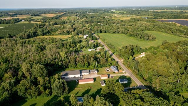 9202 & 9192 MIDDLE Road, Girard, PA 16417